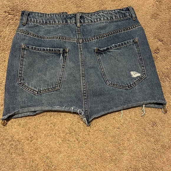 Denim mini skirt - Picture 2 of 3